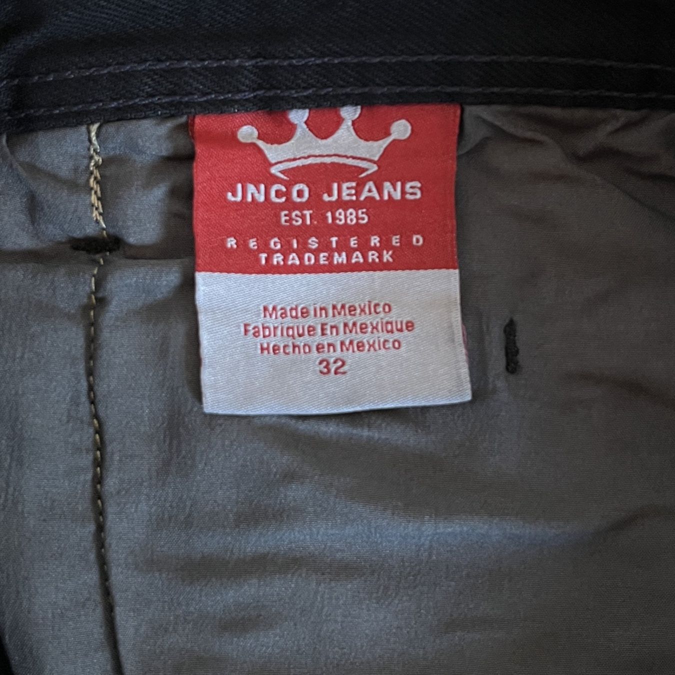 Pantaloni: JNCO Blue Flame Jorts (32US) – Nuovo (secondo la descrizione) da Chamoson venduto da Sapoloshop 4