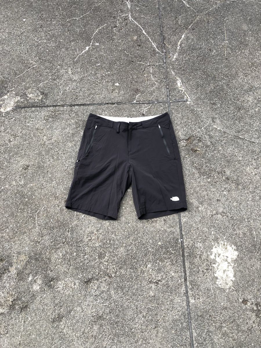 North Face Pantaloni: North Face Shorts – Usato da Fribourg venduto da ann_l9b7