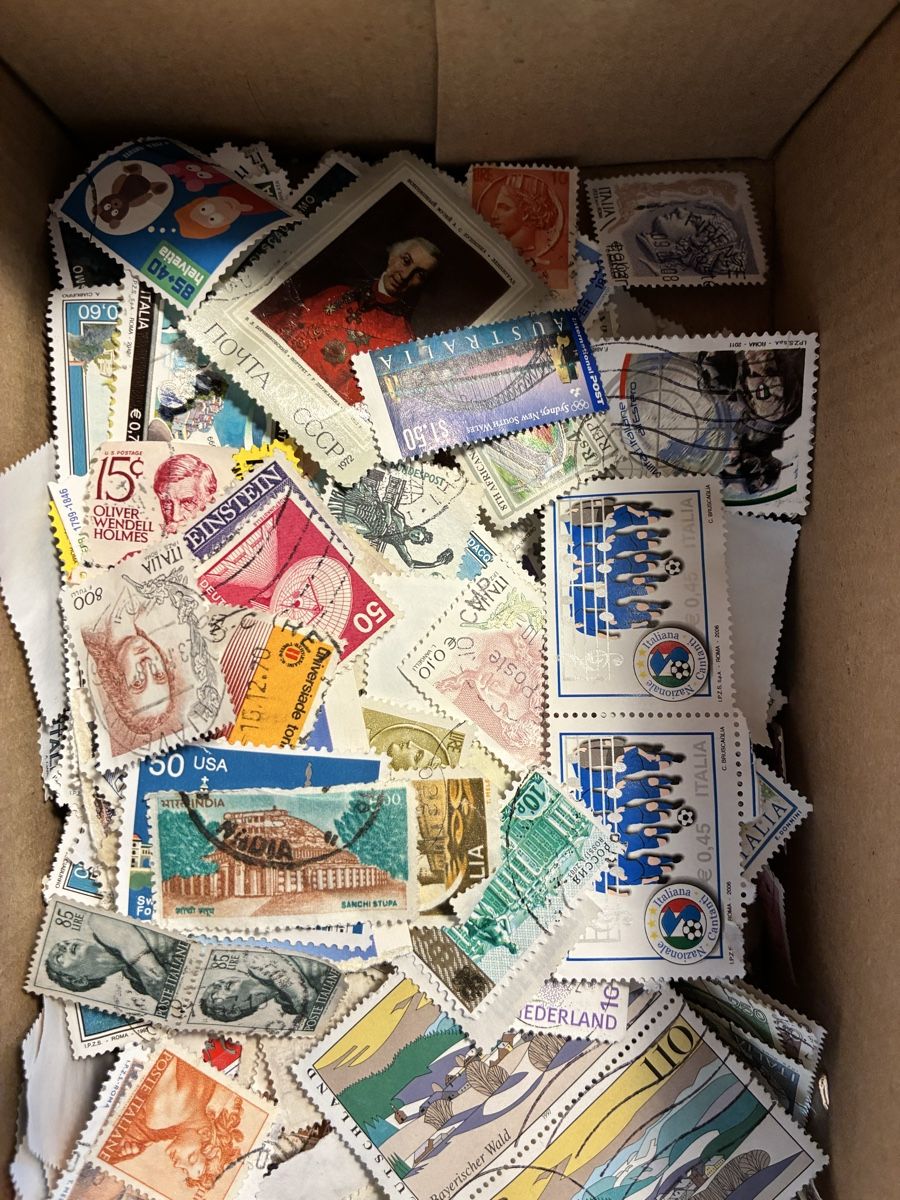 Tutti i francobolli: Briefmarken weltweit – Usato da Casaccia venduto da Abc0376