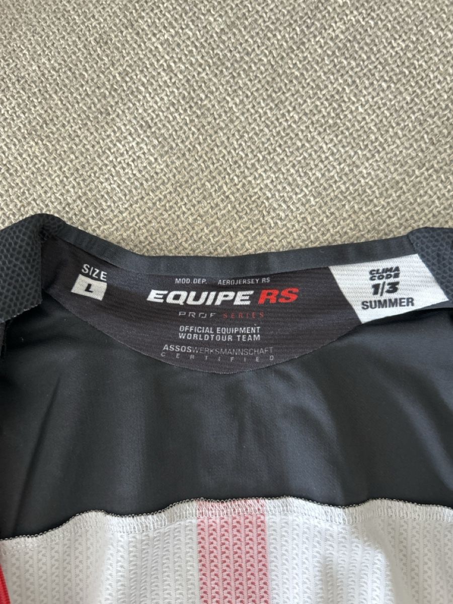Assos Leibchen & Hosen: Maillot cycliste Assos taille L noir/blanc – Gebraucht aus Biel/Bienne von ponpon_bleu 2