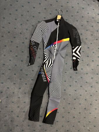 Skirenndress neu Gr. 140/146