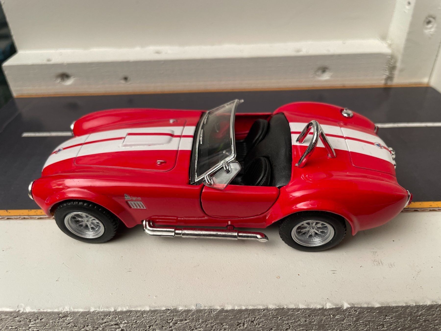 Shelby Collectibles Modellini d'auto: AC cobra 427   Kinsmart ca 1:32 – Nuovo (secondo la descrizione) da Wohlen AG venduto da ere_fs7h