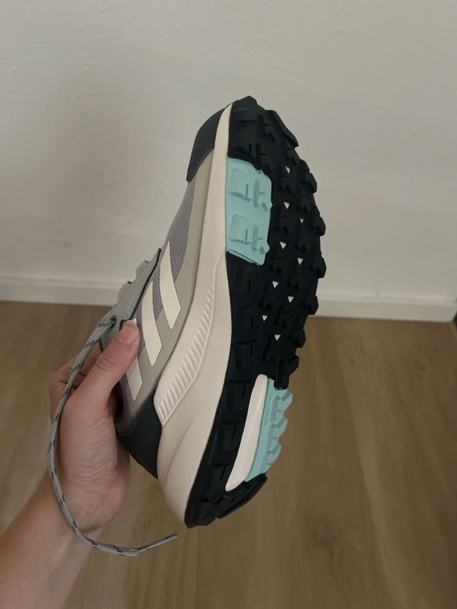 Adidas Chaussures femmes: Adidas Terrex Hikingschuh – Neuf (Voir description) à Volketswil par jasmin.p2 1