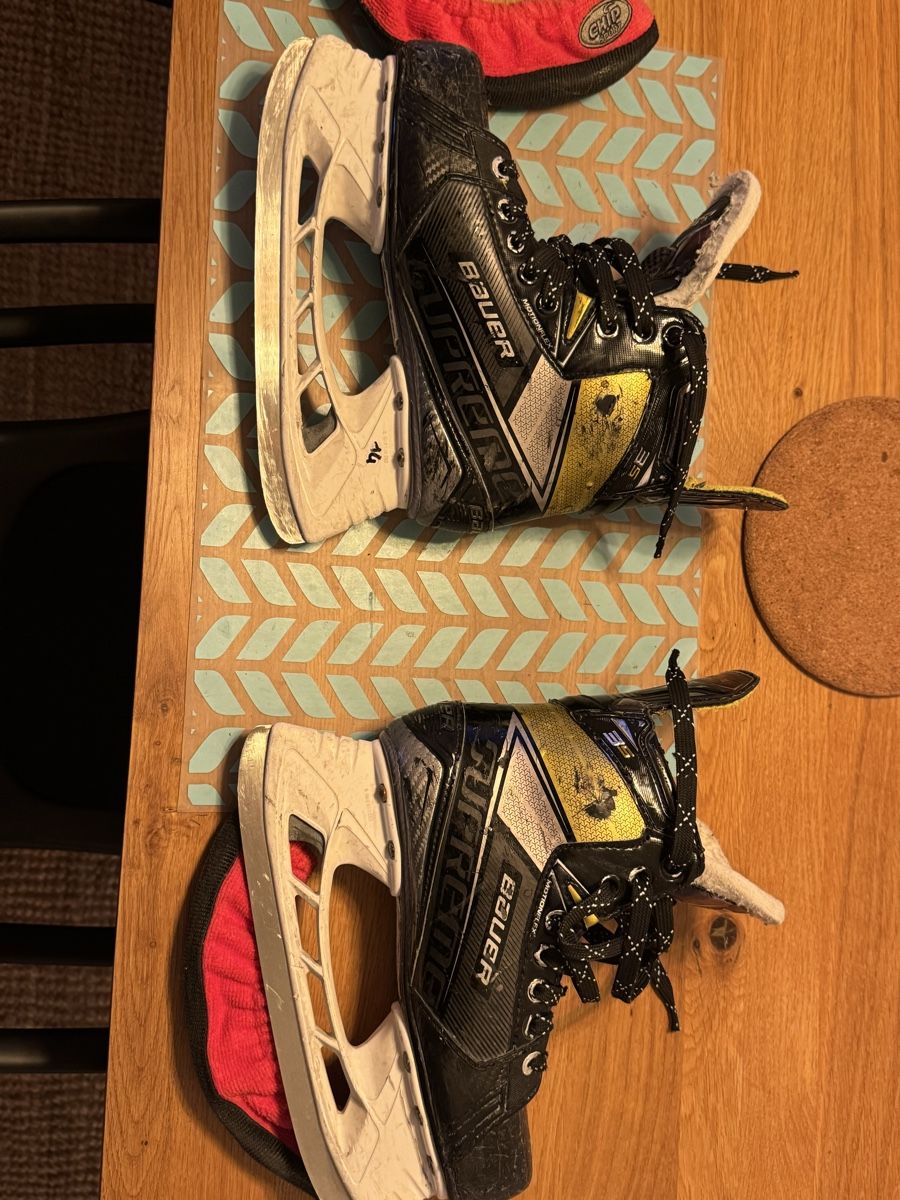 Bauer Pattini da ghiaccio: Bauer Suprême 3S taille 3EE – Usato da Fribourg venduto da Jayaeby 1