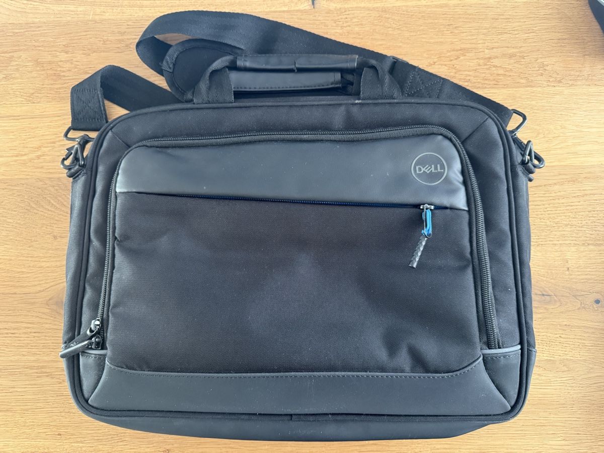 Dell Borse: Dell Laptoptasche / Notebooktasche, neuwertig, schwarz – Nuovo (secondo la descrizione) da Bülach venduto da ale_sjd7