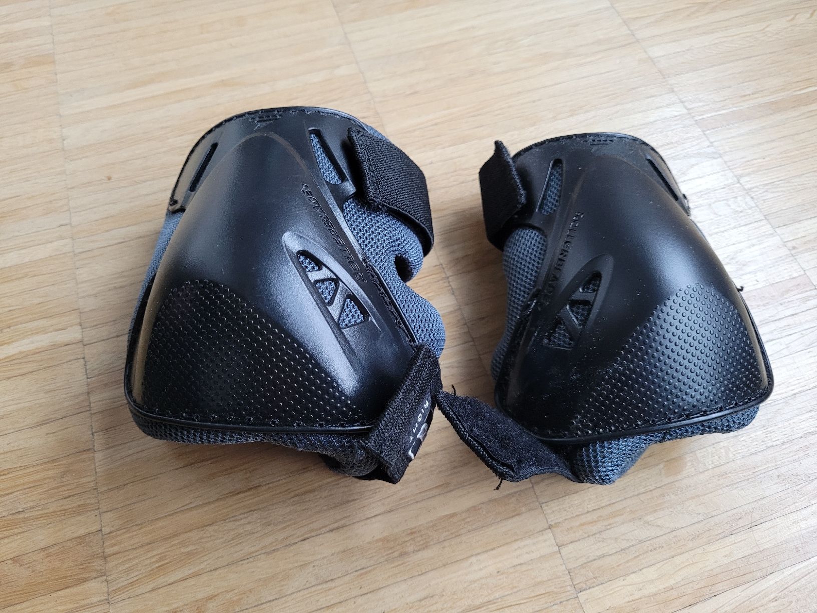 Protezioni & Imbottiture: Rollerblade Schutzausrüstung Gr M 3er Pack – Usato da Uster venduto da 13smiley13 7