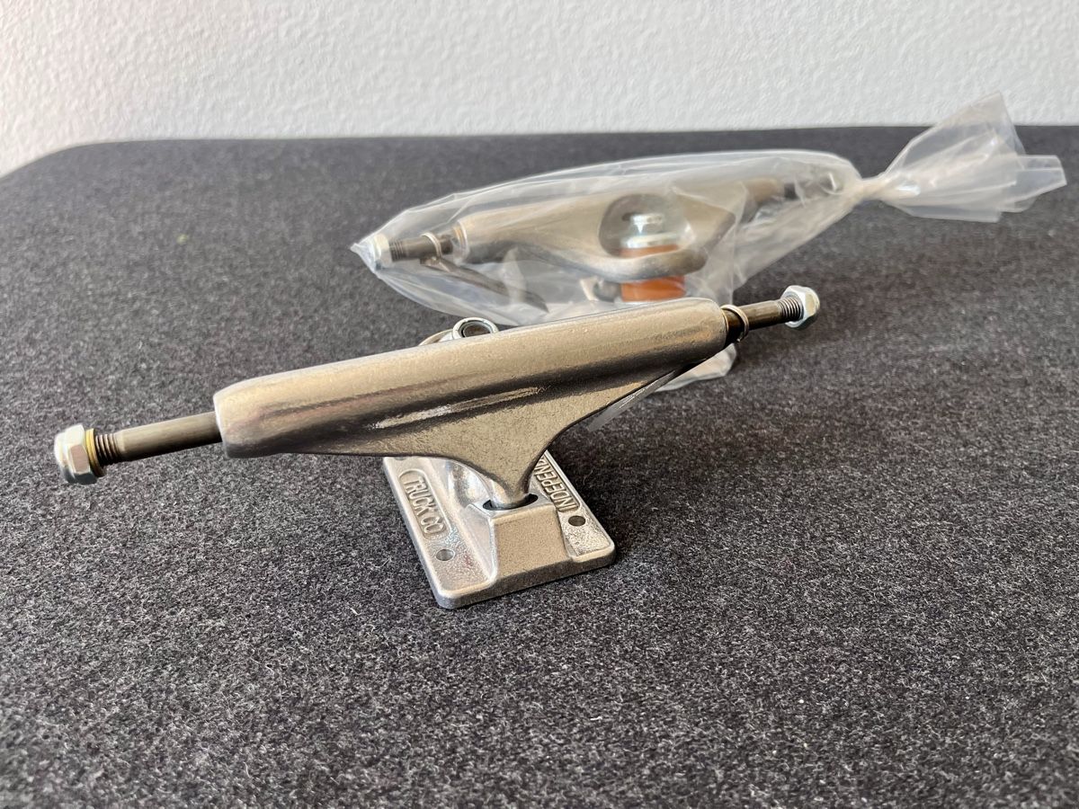 Indiana Skateboards: Intependent Trucks, 144, Stage 11, Standard – Nuovo e nell'imballaggio originale da Kilchberg ZH venduto da LittleMissSunshine 1