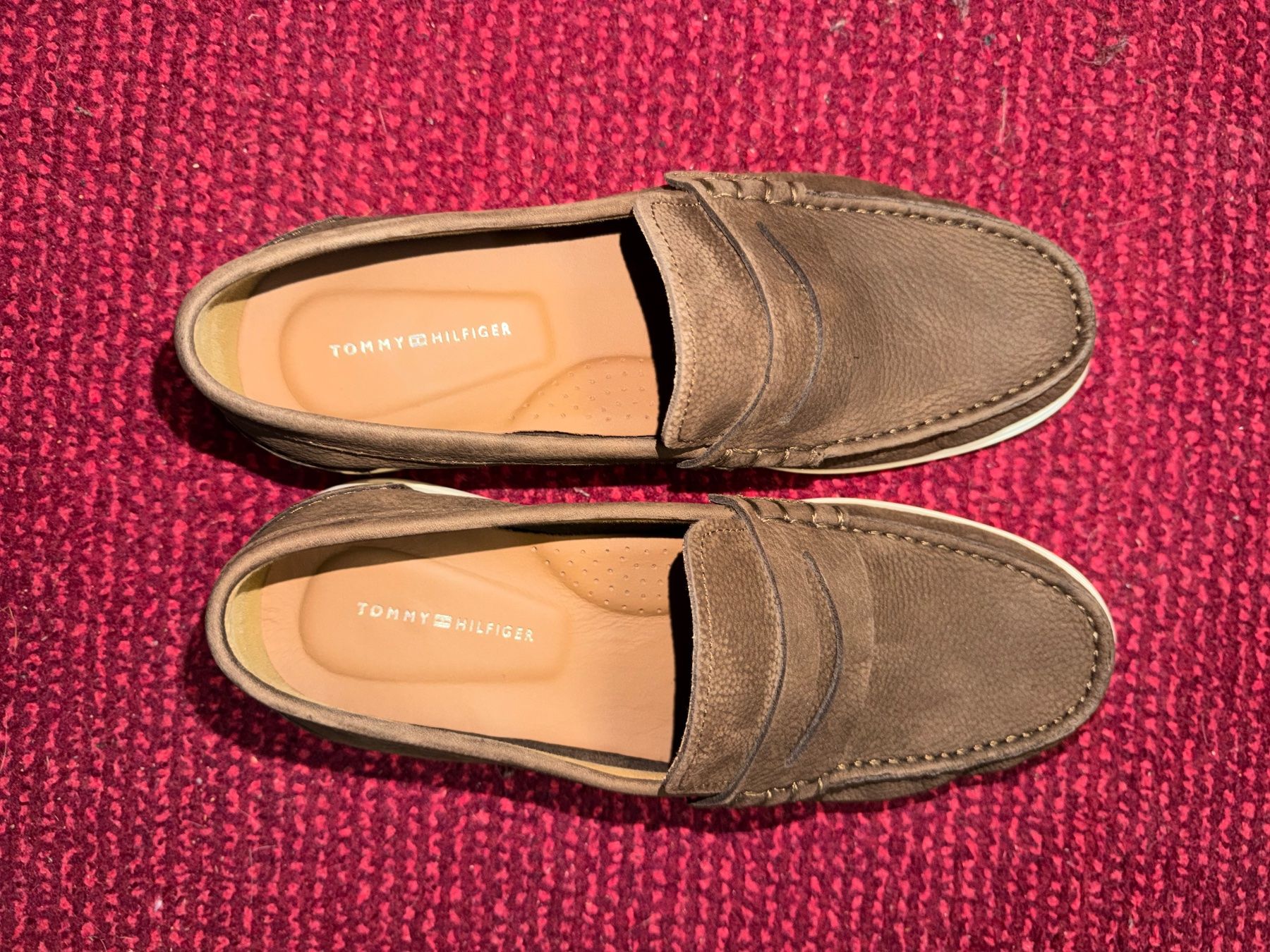 Tommy Hilfiger Scarpe da uomo: Chaussures tommy hilfiger - mocassins – Usato da Pringy venduto da Olivierst 1