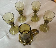 Römer Glas Kelche aus Waldglas, 5-teilig mit Glas Krug