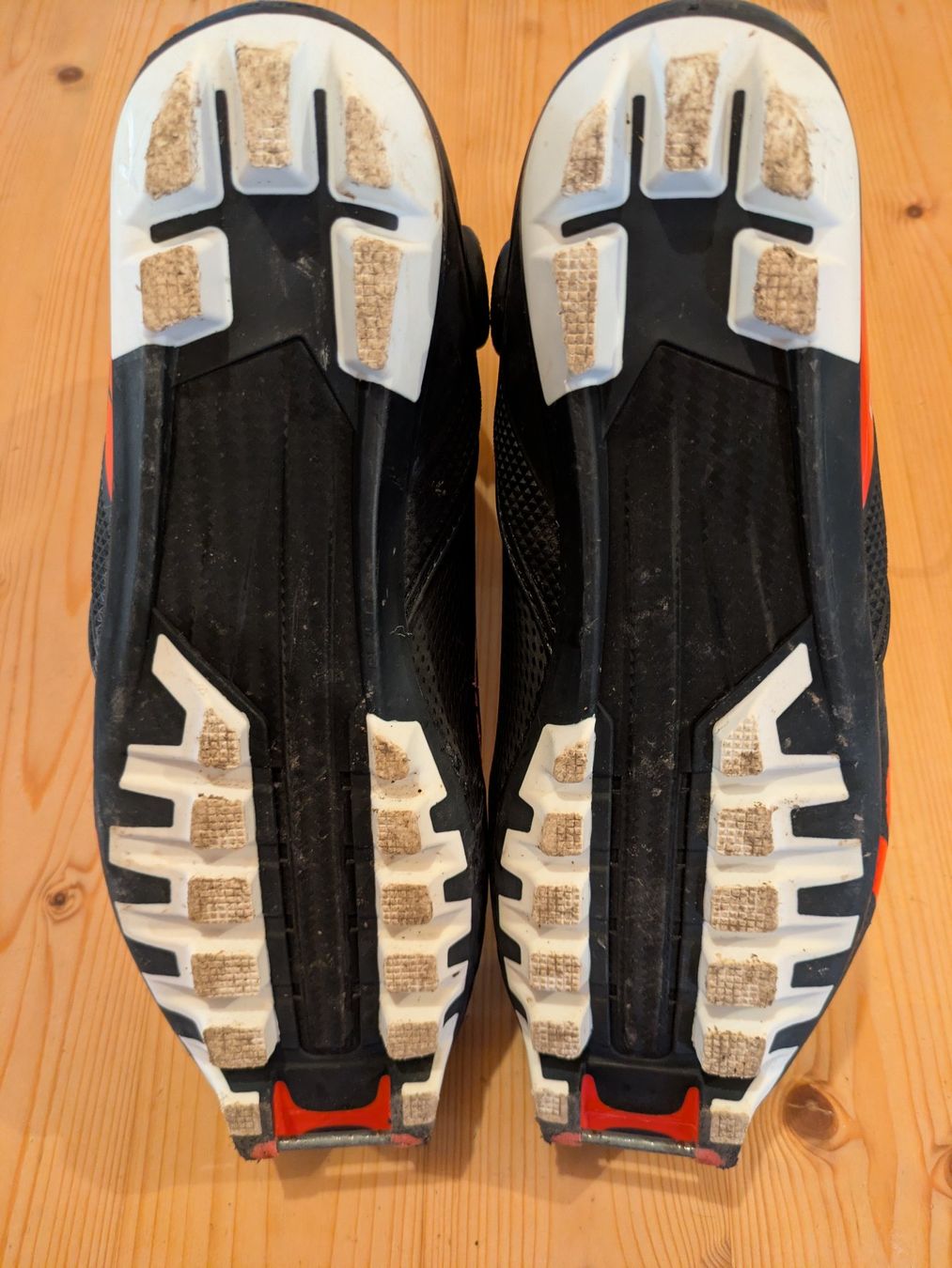 Rossignol Scarpe da uomo: Rossignol X10 - 42 – Usato da Prez-Vers-Siviriez venduto da ollie79 1