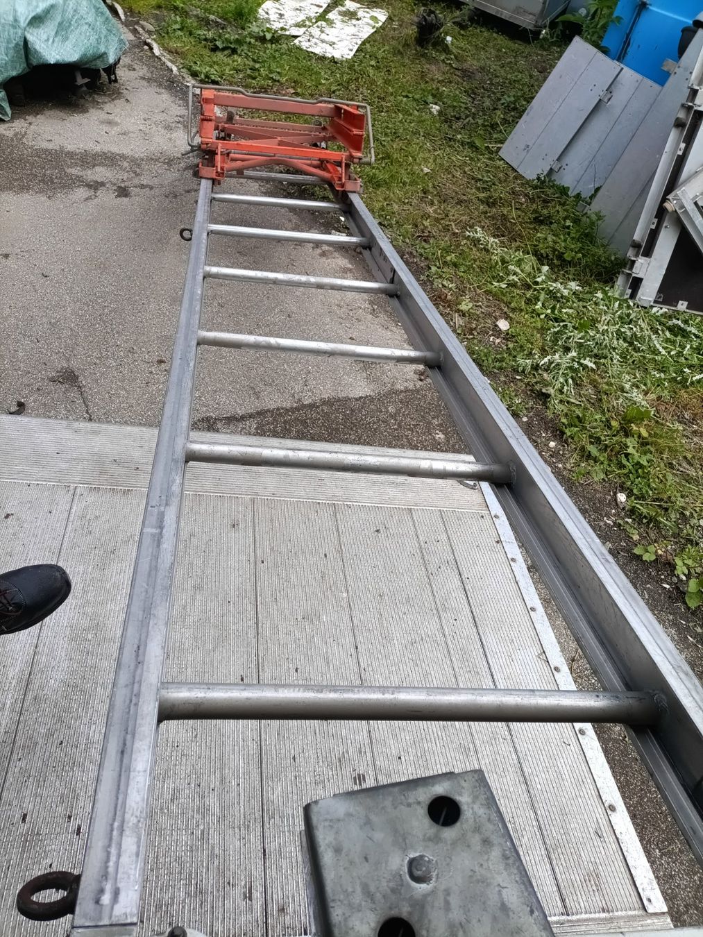 Altro per stoccaggio & trasporto: un treuil de chantier – Usato da Nyon venduto da dlu_2yfc 7