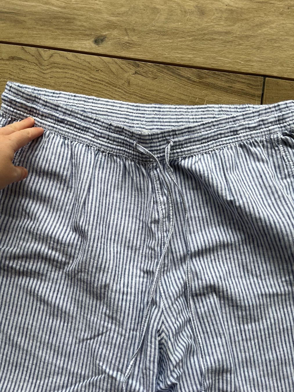 H&M Hosen: gestreifte Stoffhose – Gebraucht aus Zuzwil SG von dieschnellemichelle 2