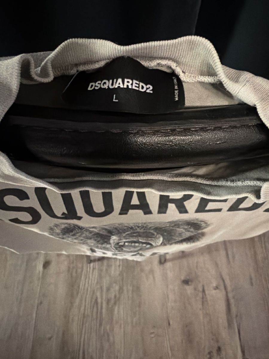 Dsquared2 T-shirts: Dsquared2 T-Shirt (L)  – D'occasion à Grabs par sacha_rtb 1