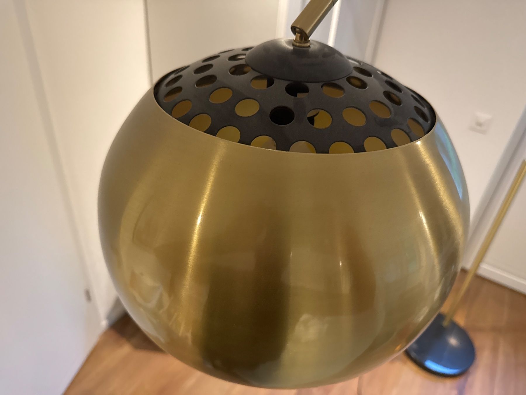Lampade: Stehleuchte goldig – Usato da Märstetten venduto da Verkauf.Ammann 1