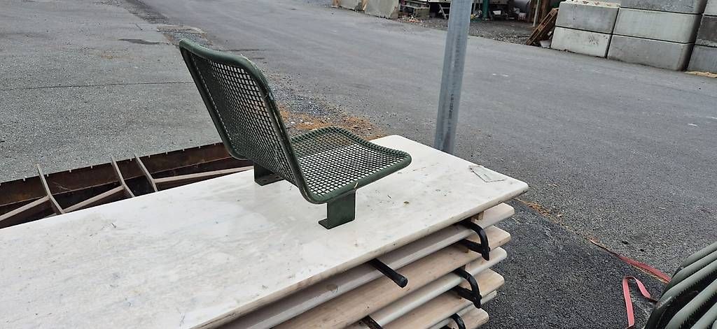 Alle Autoersatzteile: Sitze aus Metall – Gebraucht aus Schaan von hub_9kl8 2