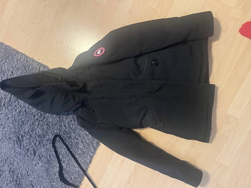 Jacken: Canada Goose Jacke Grösse S – Gebraucht aus Bern von fausti94 1