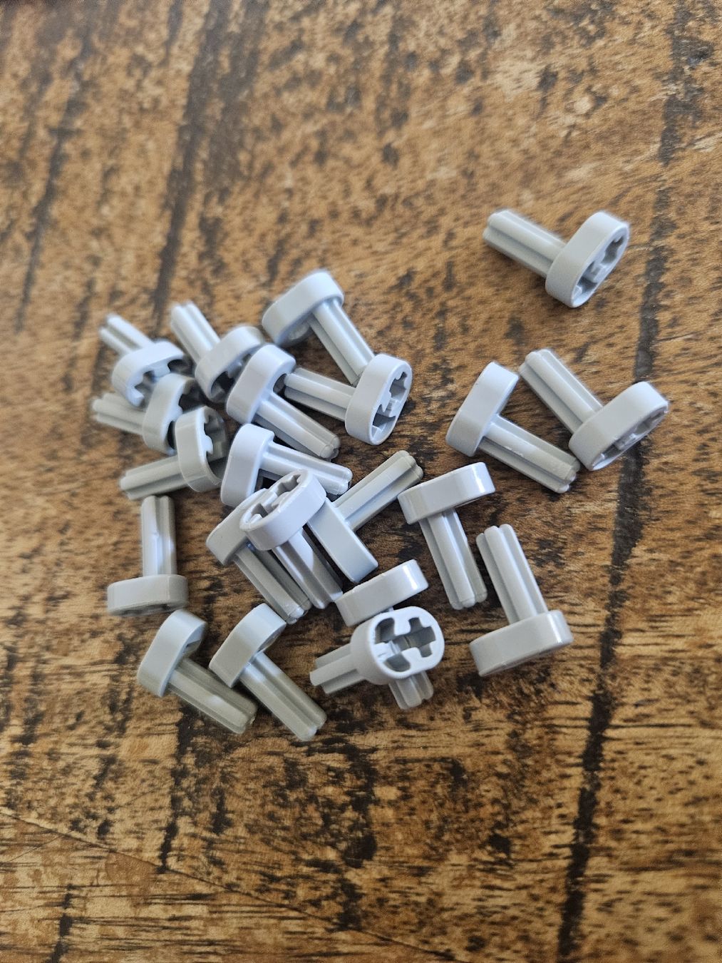 Lego Kit di costruzioni: lego 2853 lot de 20 pièces Light Bluish Gray Technic – Usato da Confignon venduto da Ecrofigs 1