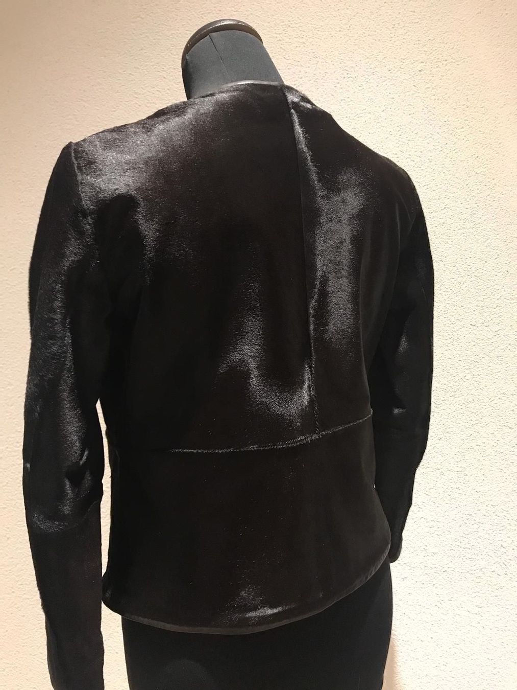 Massimo Dutti Vestes: Neue Massimo Dutti Felljacke – Neuf avec emballage d'origine à Zug par hautecoutureclub 5