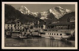 AK Interlaken, Schiffsstation mit Bergpanorama