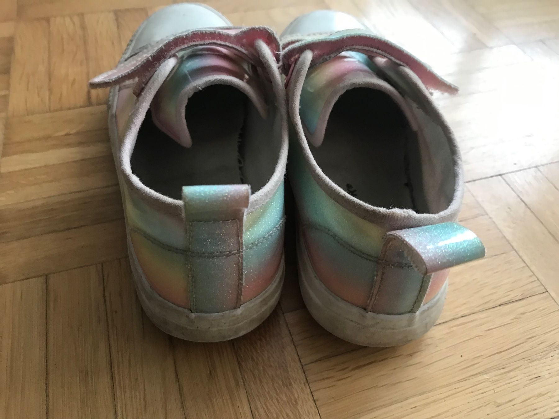 Scarpe per ragazze: Mädchen Schuhe mit Glitzer-Regenbogen-Farben Grösse 32 – Usato da Emmenbrücke venduto da Hathor123 8