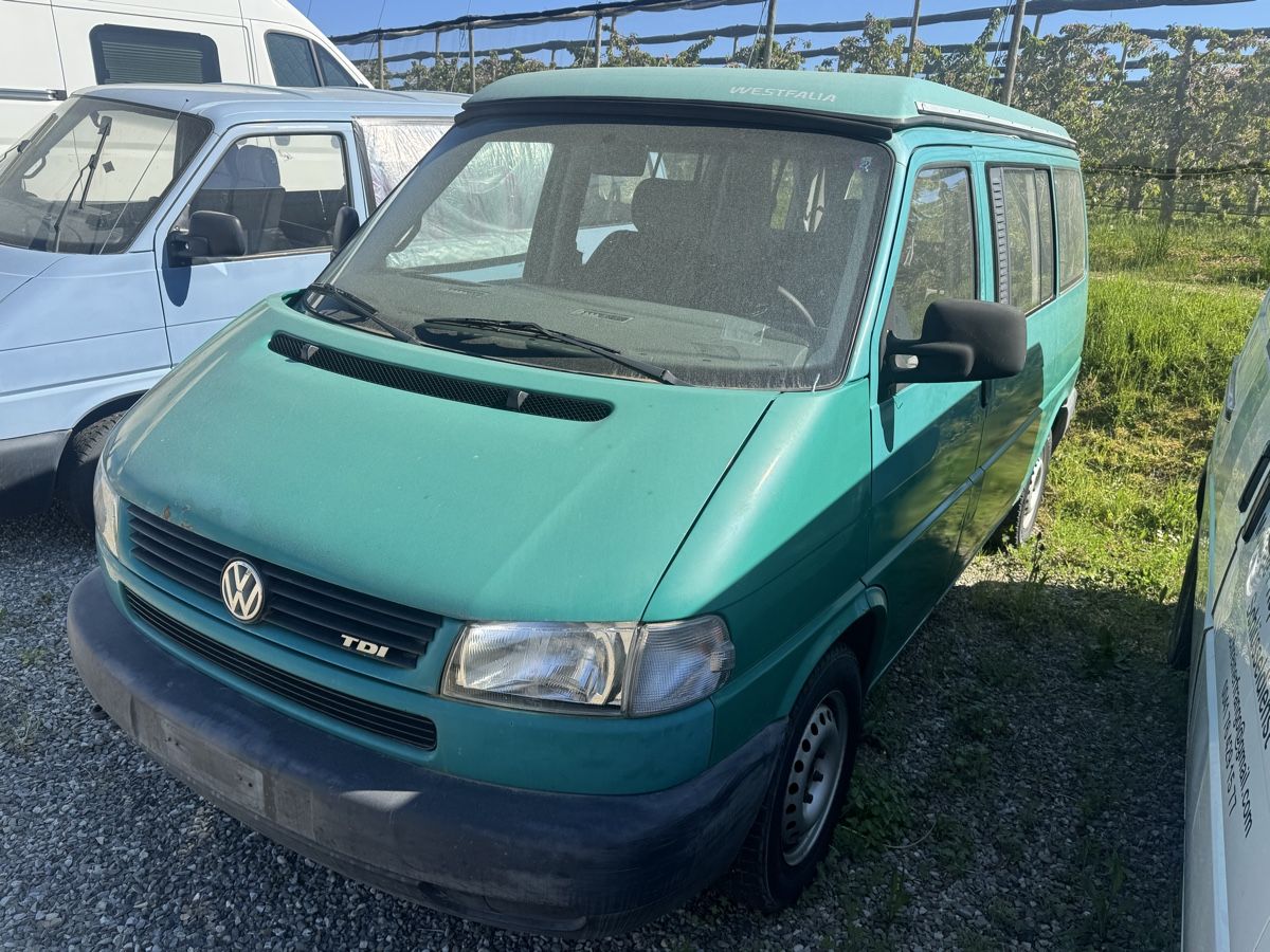 VW Automobili: VW T4 Aufstelldach Multivan Diesel 2.5 – Usato da Täuffelen venduto da auto-neff