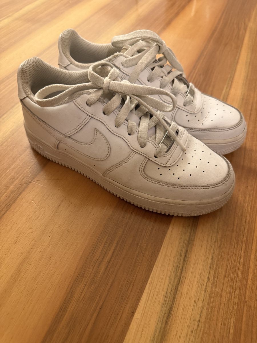 Nike Herrenschuhe: Nike Air Force 1 Low Weiss Gr. 39 – Gebraucht aus Zürich von Tagesform