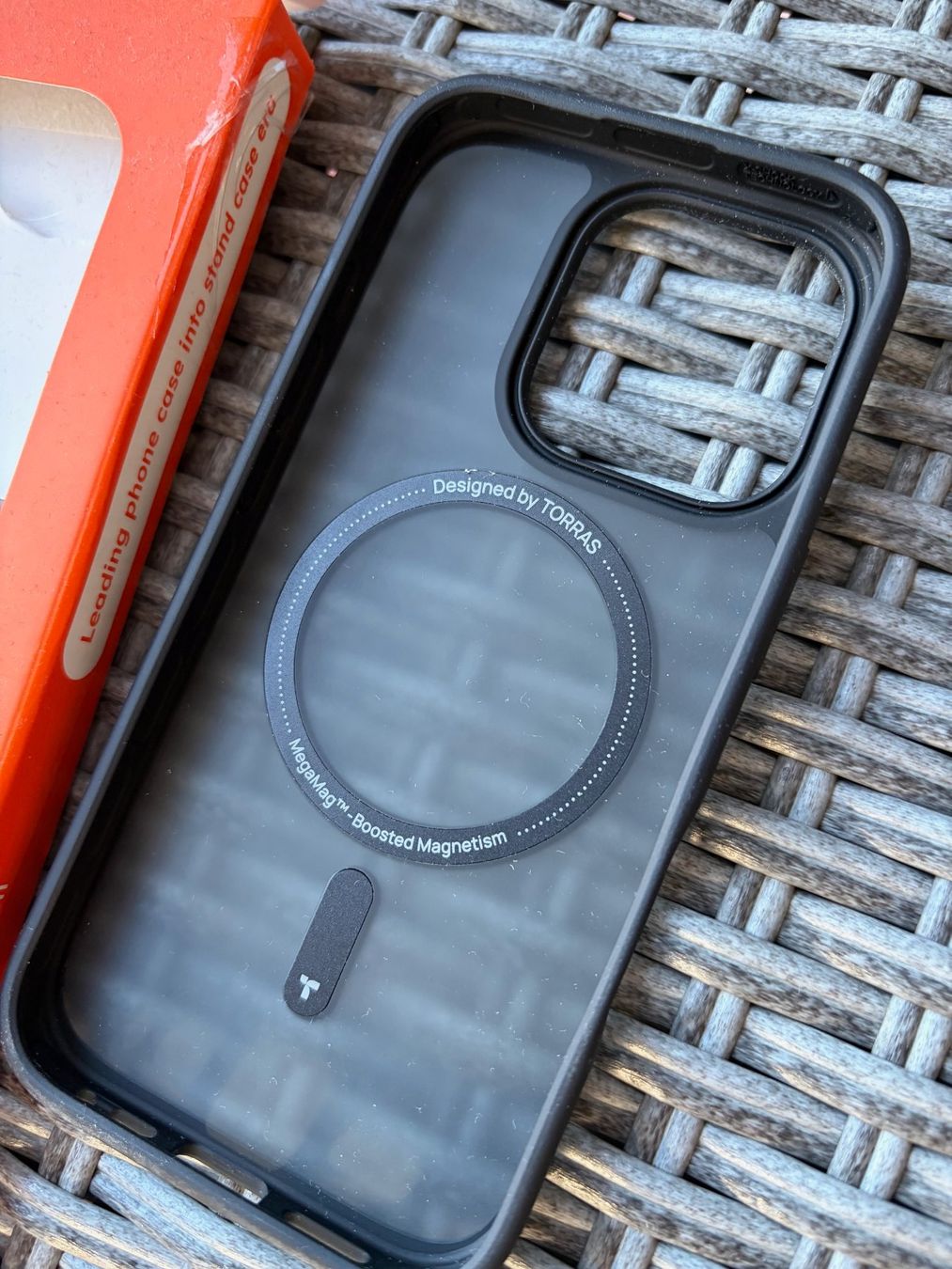 Cover & Protezioni schermo: iPhone 16 Pro Hülle / Cover / Case - Torras – Usato da Thalwil venduto da LeCh1ffre 2