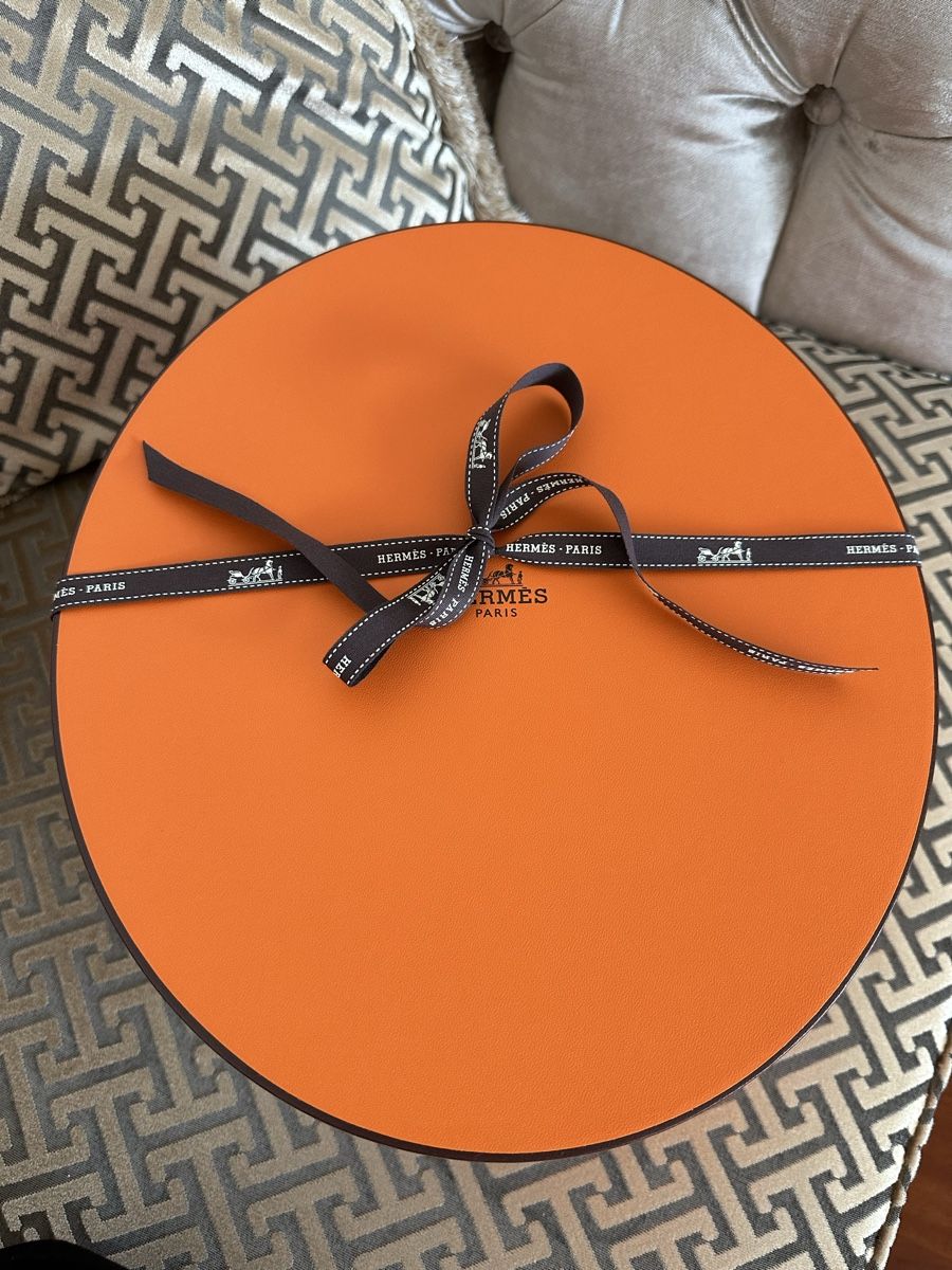 Hermès Copricapi, berretti & cappellini: Hermes cap pink 57 56 – Nuovo e nell'imballaggio originale da Kilchberg ZH venduto da cruella 7