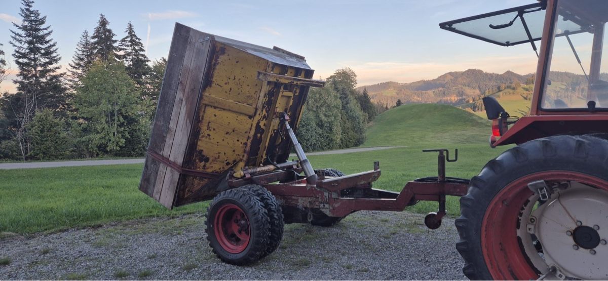 Autoribaltabili: Kipper für Traktor – Usato da Steg im Tösstal venduto da flon02