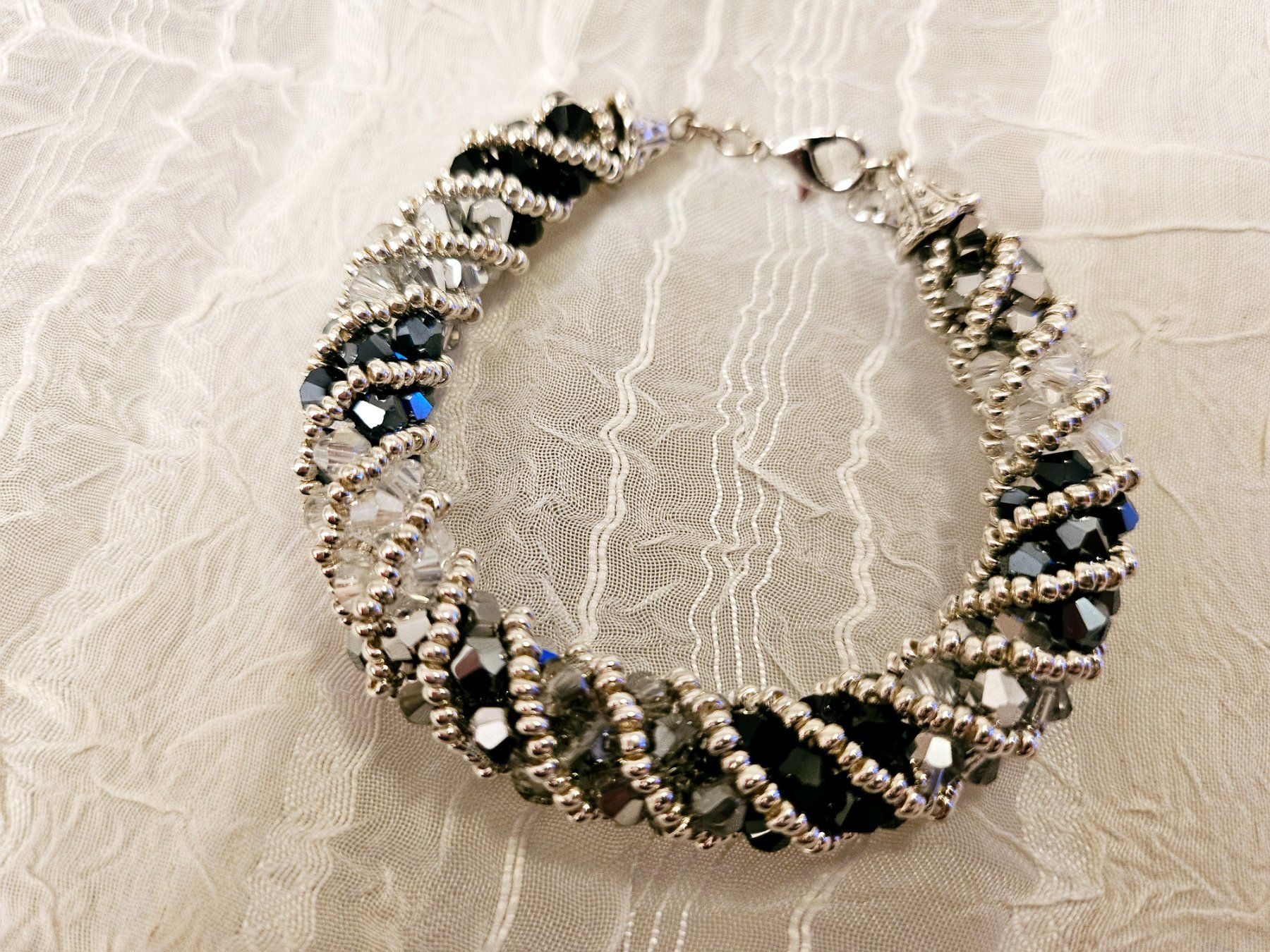 Bracciali & Braccialetti: Handgemachte Armkette aus Glasperlen – Nuovo e nell'imballaggio originale da Dietikon venduto da Eleda 2