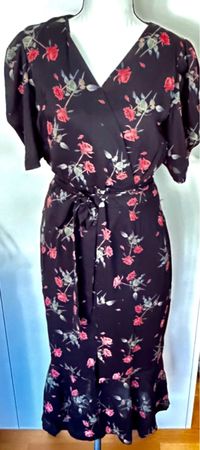 Sommerliches Rosenkleid, Wickeloptik, Gr. S, Neu!