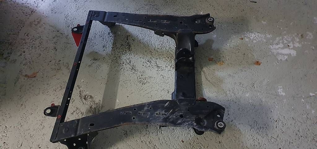 Tutti pezzi di ricambio auto: Vorderachsträger Ford Mondeo 2.5 V6 – Usato da Volketswil venduto da ste_sl7p 4