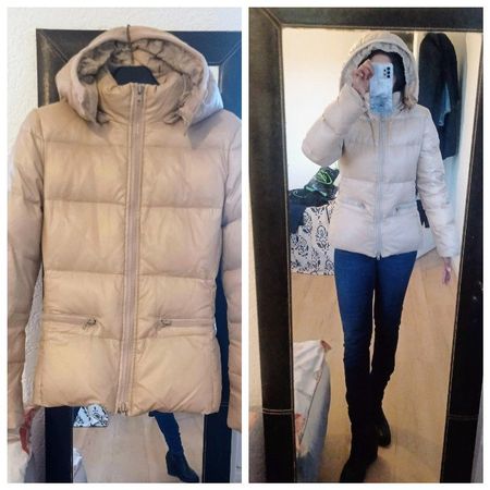 Taille S. Veste d'hiver beige claire dorée avec capuchon