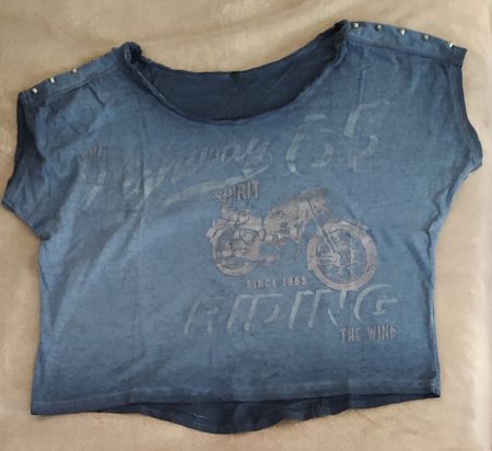 T-shirt Benetton neuf/T-shirt Benetton neu