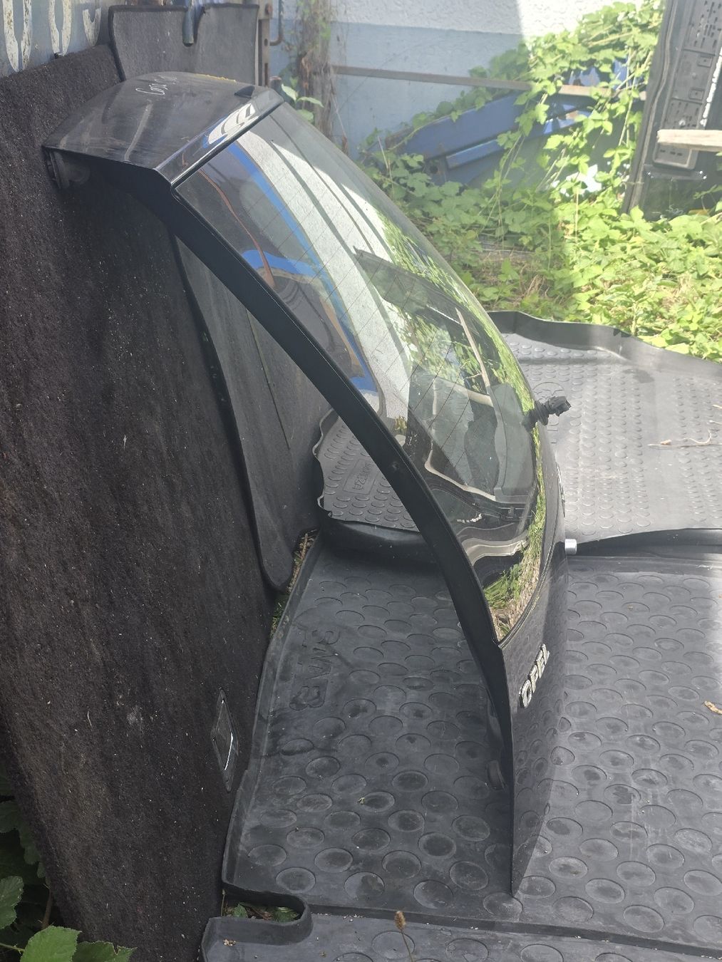 Tutti pezzi di ricambio auto: Opel Corsa C Heckklappe 2003 schwarz – Usato da Muhen venduto da SHS98 2