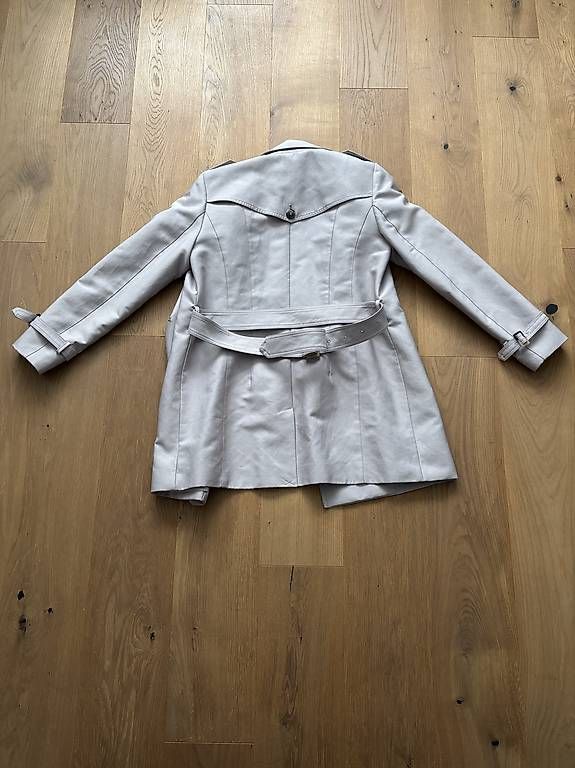 Cappotti: Trenchcoat beige Grösse 42 – Usato da Thun venduto da Globi55 2