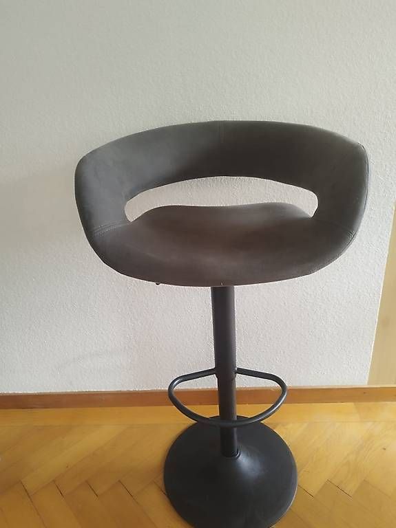 Chaises hautes: 4 chaises de bar – D'occasion à Torgon par mtw02 1