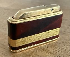 Colibri Feuerzeug mit Muster. Sehr schön