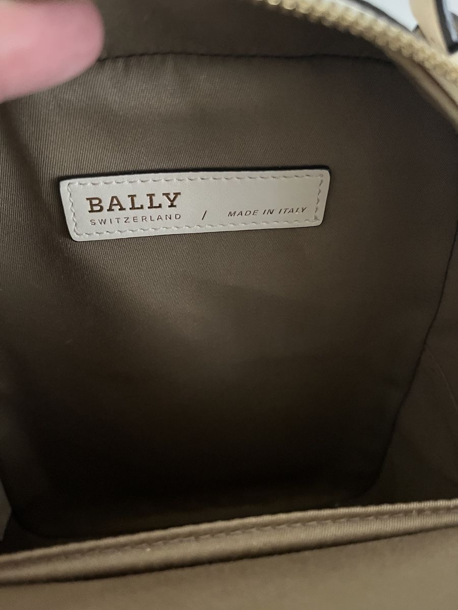 Bally Sacs à dos: Bally Rucksack Ecru – Neuf (Voir description) à Pfäffikon SZ par Zitrone_100 5