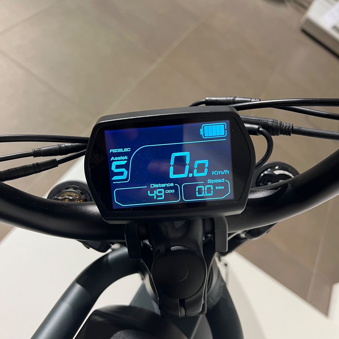 Mofas: Elektro Scooter / Roller - 35 Km/h – Neu (gemäss Beschreibung) aus Ebmatingen von  3