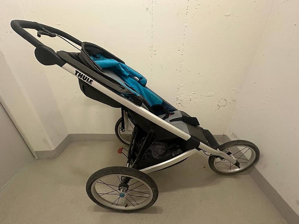 Thule Poussette: Poussette de running Thule Urban Glide  roue avant unique – D'occasion à Onex par arm_jl2d 1