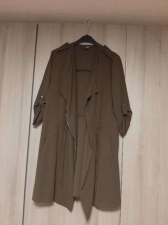 Primark Giacche: Primark dünne Jacke Gr. 34 Olivgrün – Nuovo (secondo la descrizione) da Marthalen venduto da Jenny.Z