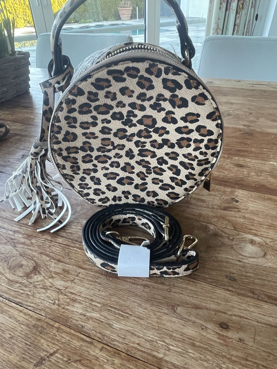 Borse da donna: Runde Damen Handtasche Leopard Look Fransen – Usato da Kilchberg ZH venduto da wolken03