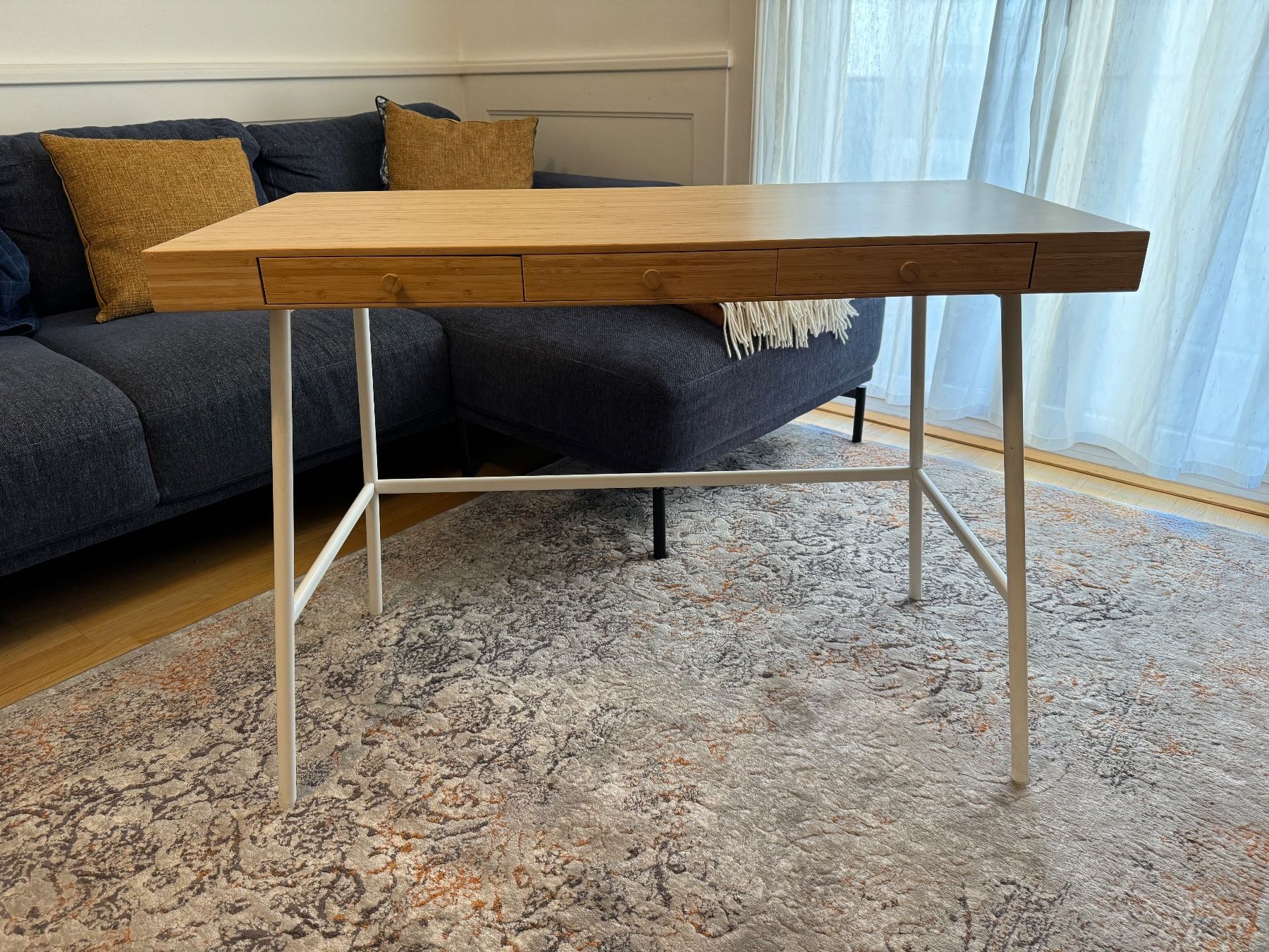 Schreibtisch aus Bambus - Lillasen IKEA (Gebraucht) in Zrich fr CHF 50   nur Abholung auf Ricardo kaufen