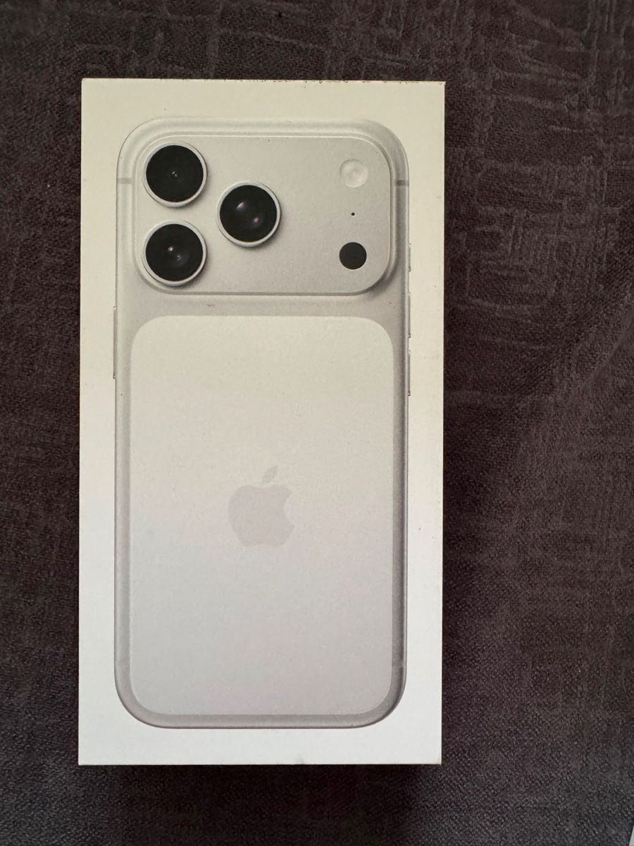 Apple Telefoni cellulari / Smartphones: iPhone 17 Pro Silver 512GB  – Nuovo e nell'imballaggio originale da Kriens venduto da tah_c5tk