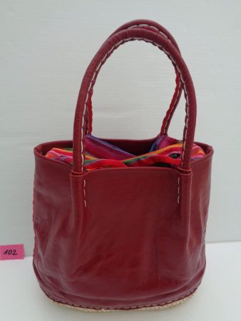 Freizeit-Tasche mit geflochtenem Boden