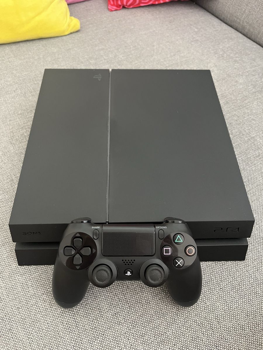 Sony Consoles: Playstation 4 mit Controller und Spielen – Neuf (Voir description) à Allschwil par sar_9sy9