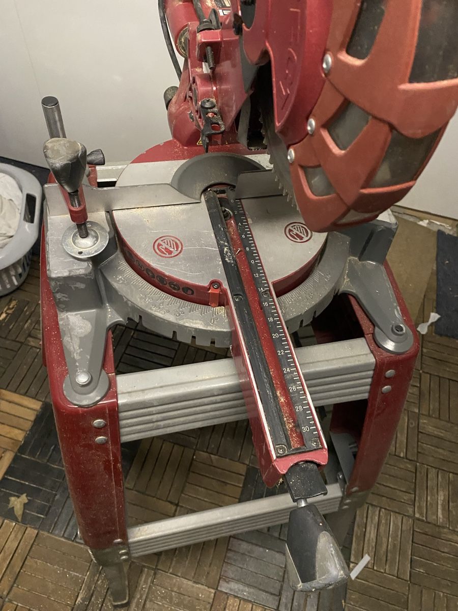 Einhell Tutte le macchine: Kappsäge Einhell RT-SM 305 L mit Untergestell gebraucht – Usato da Frauenfeld venduto da .BOO. 6