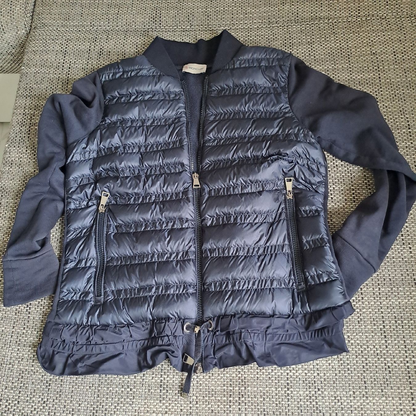 Moncler Giacche: Moncler Jacke – Nuovo (secondo la descrizione) da Interlaken venduto da swissgnoemli