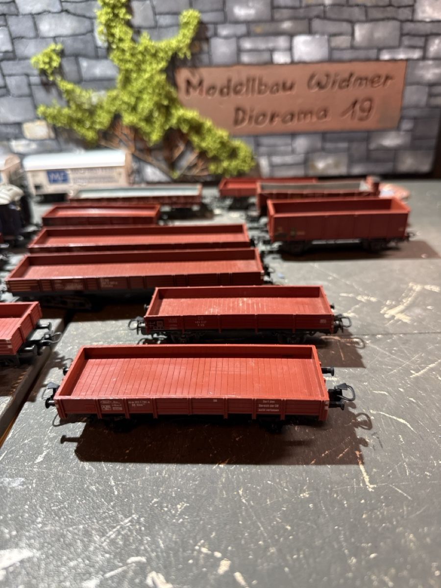 Modellini di ferrovie: Modelleisenbahn Waggons Konvolut HO – Usato da Altdorf UR venduto da modellbau-widmer 1